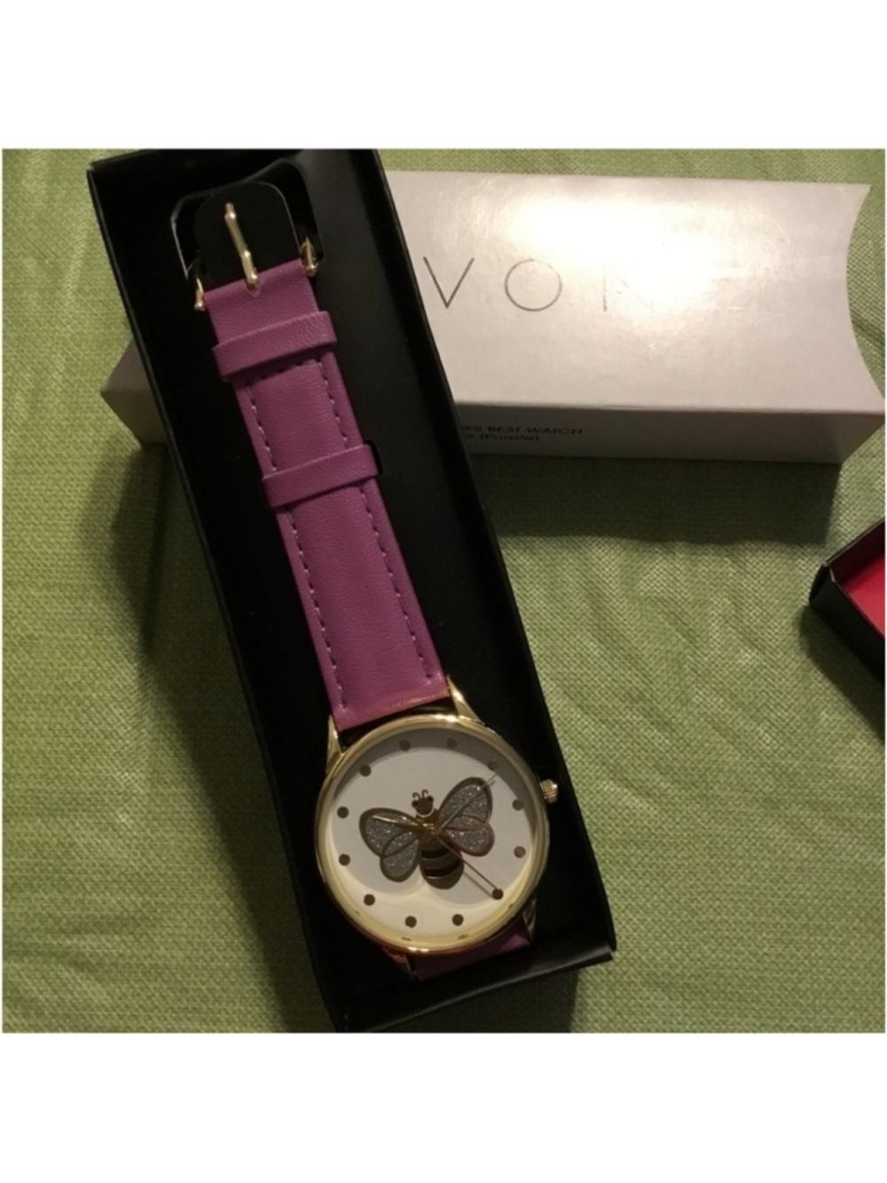 AVON Woman's Summers Best watch Bee new in box Faux leather like strap